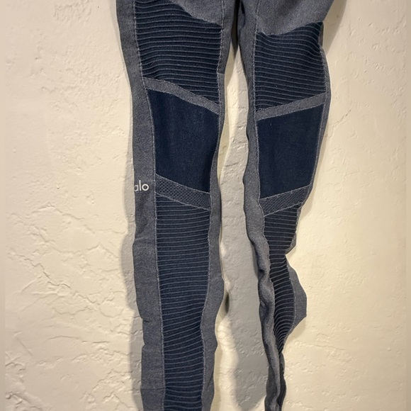 Alo Yoga High Waisted Moto Leggings Dark Storm Gray large - Picture 8 of 10